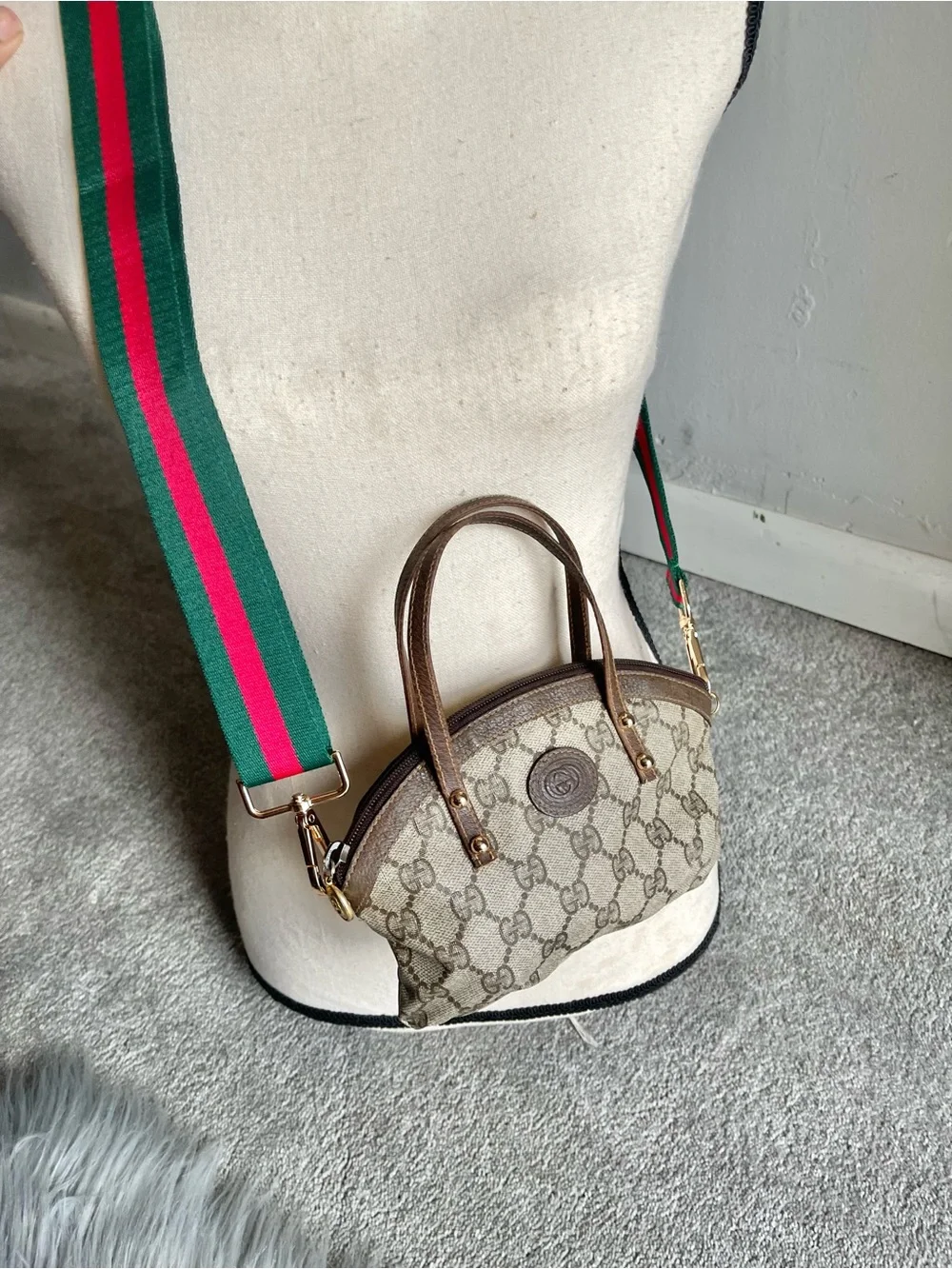 Authentic Gucci vintage GG canvas mini accesory pouch bag 014.89.0032